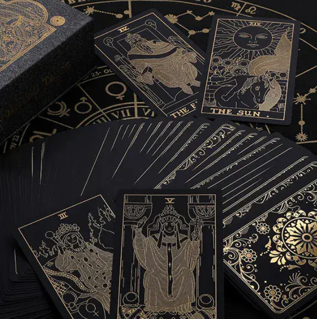 Kuinka lukea Tarot-kortteja aloittelijoille?